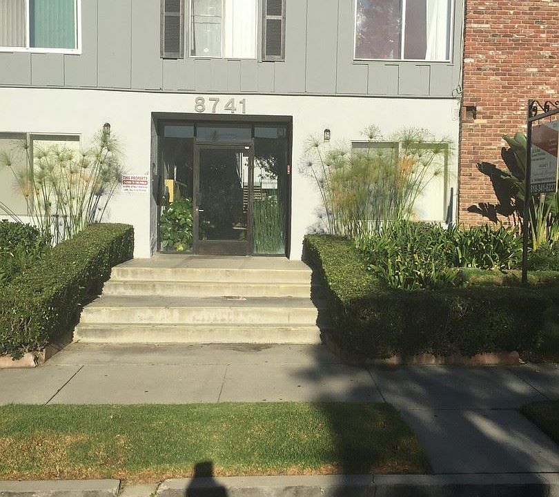 1st image of 8741 Owensmouth Ave APT 19