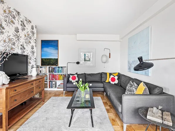 210 Clinton Ave APT 7A, Brooklyn, NY 11205
