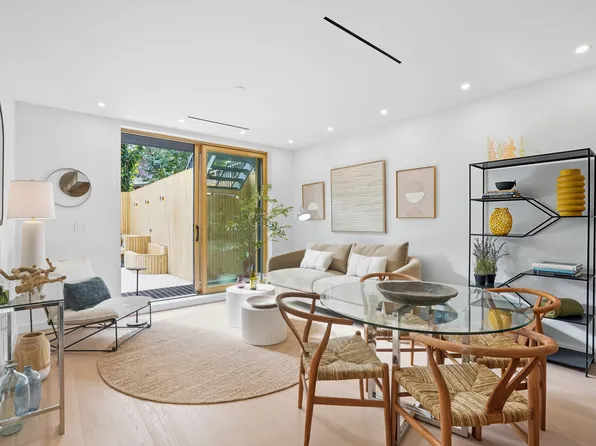 19 North Henry Street image 10 of 37