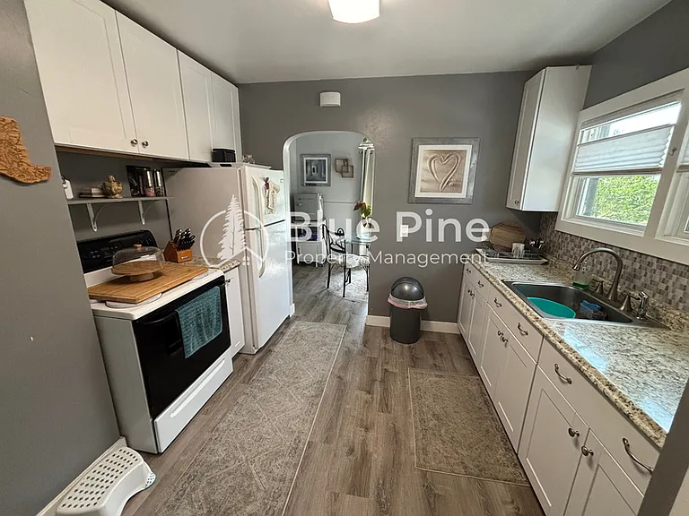 306 Lawton St #2 — Photo 7