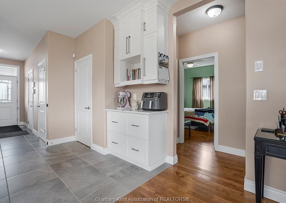 10th image of 524 Eventide Pl