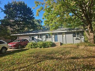 412 Livingston Ct, Northfield, MN 55057
