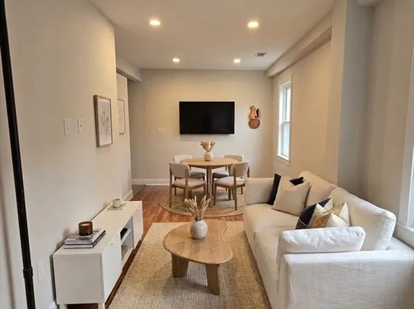 11 Mount Pleasant St #1, Waltham, MA 02452