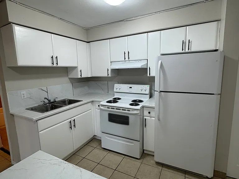915 Campbell Ave #203 — Photo 12