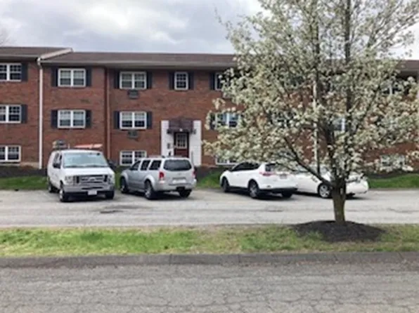 5-5A Maple St #A, Holyoke, MA 01040