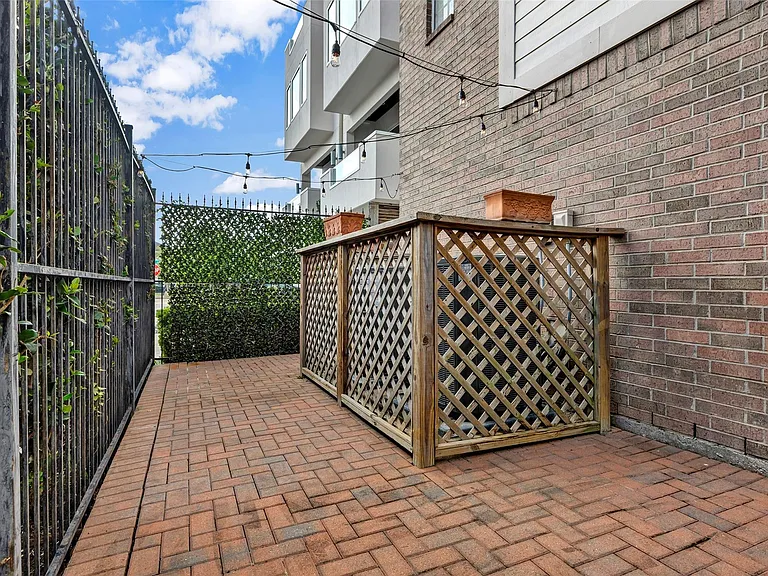 1508 Crocker St — Photo 23