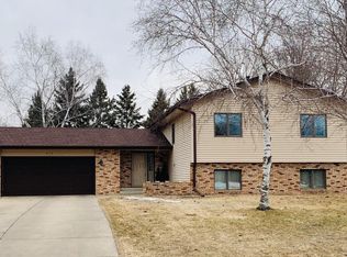 519 Elaine Ave, Shoreview, MN 55126
