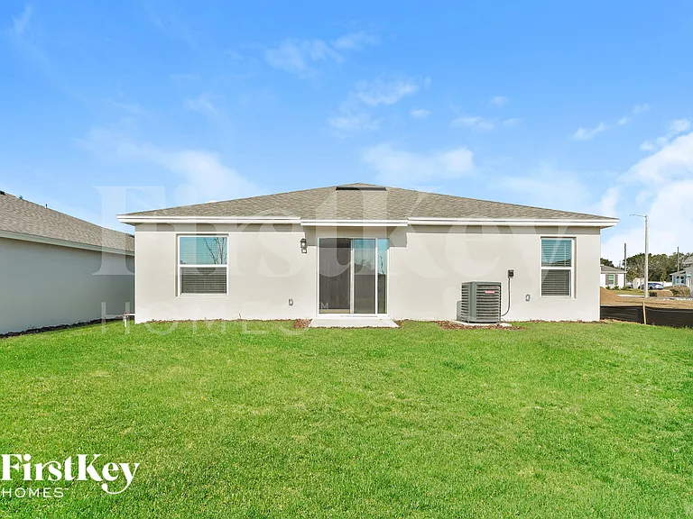 610 Lindbergh Way — Photo 15
