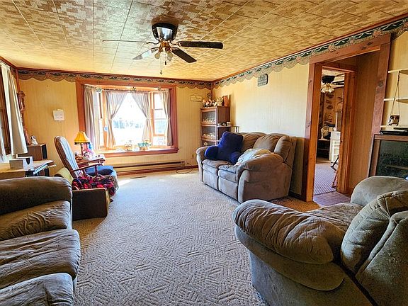 4th image of 2572 Cowan Rd