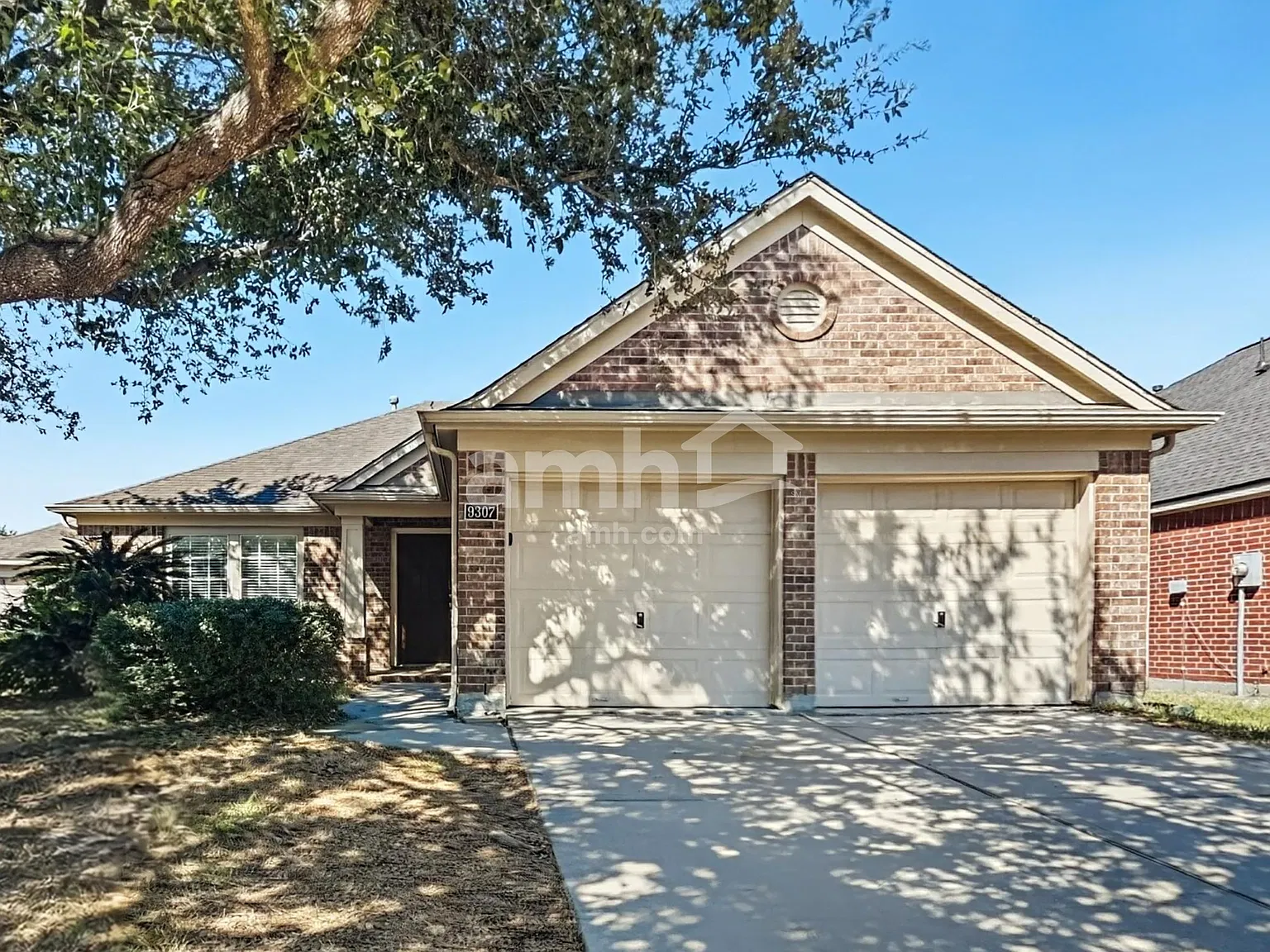 3 bed, 2.0 bath, 1769 sqft, $2,075 — Photo 1