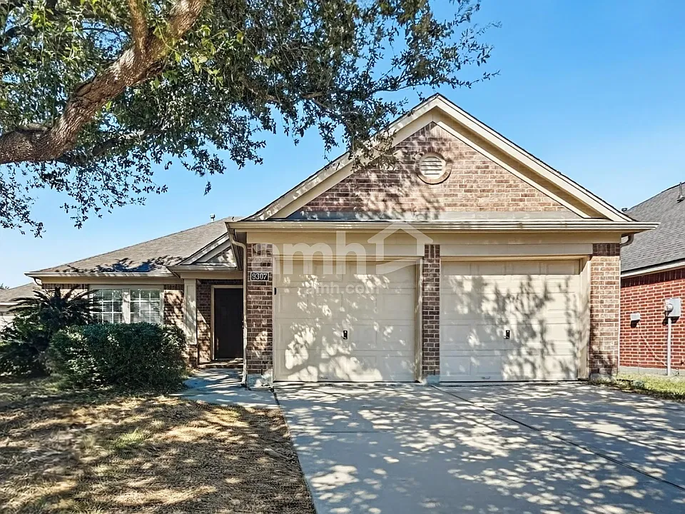9307 Lakeway View Ln