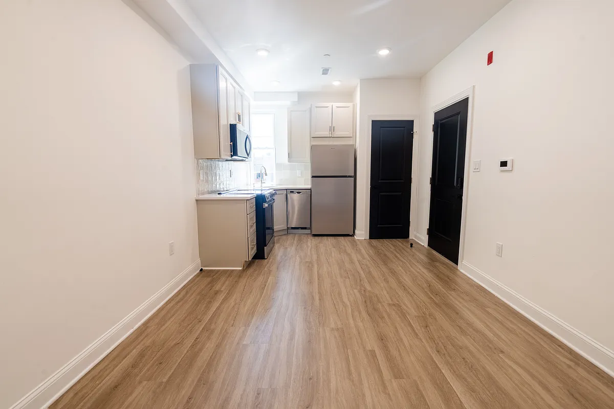 Building Photo - 3140 W Diamond St #3
