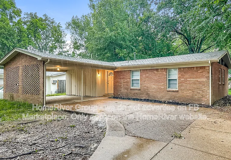 3020 Knight Rd — Photo 1