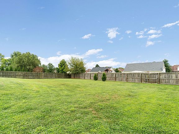 3rd image of 3907 Benjamin Dr