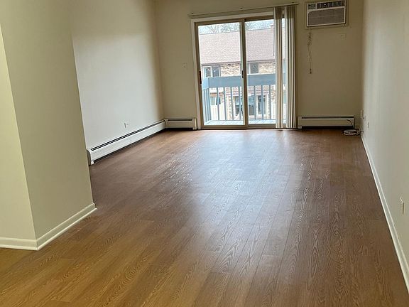 4th image of 48 W 59th St APT E