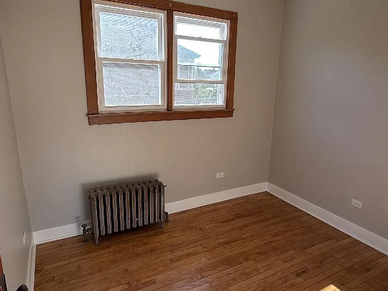 3312 E 136th St #1R — Photo 4