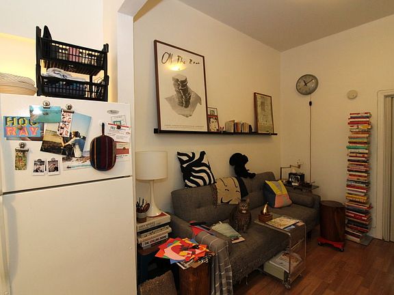 5th image of 185 Greenpoint Ave APT 3R