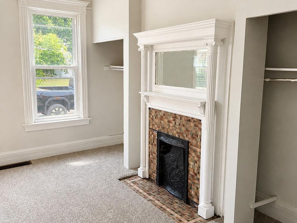 2nd image of 209 Walnut St