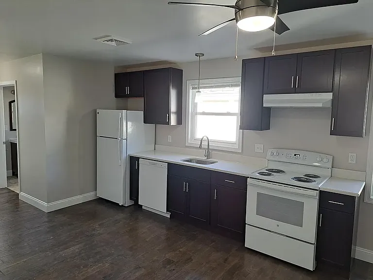 122 W Main St #REAR — Photo 5
