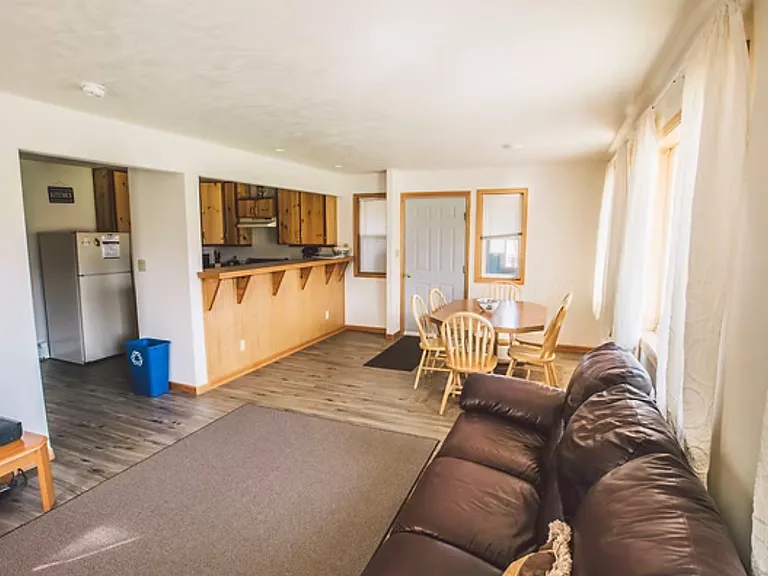 22614 Terrace Dr — Photo 6