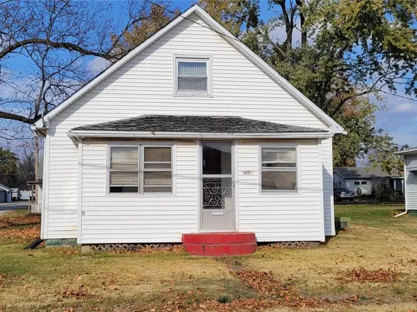 2101 Miller Ave, Hillsboro, IL 62049