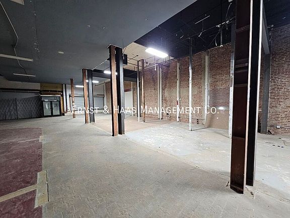 3rd image of 800 S Pacific Ave Suite B