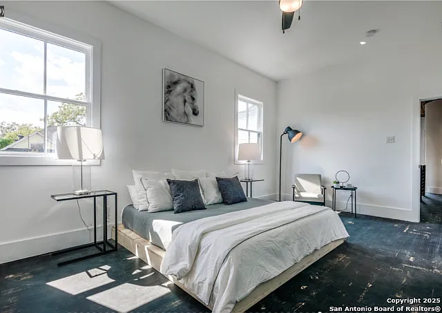 630 E Carson St — Photo 41