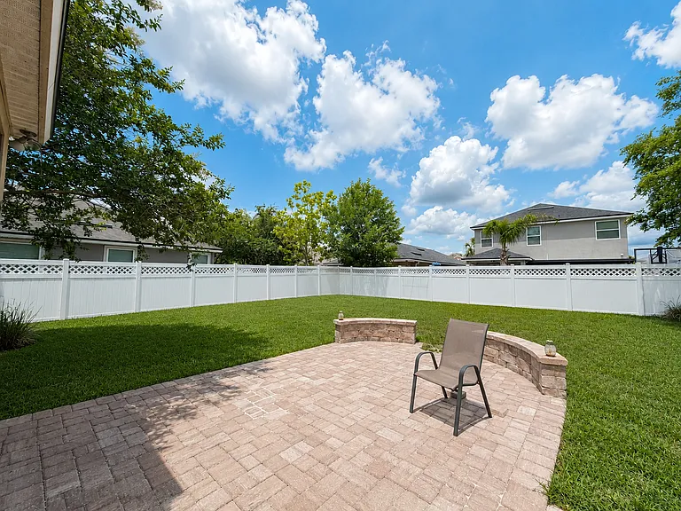 627 Drysdale Dr — Photo 14