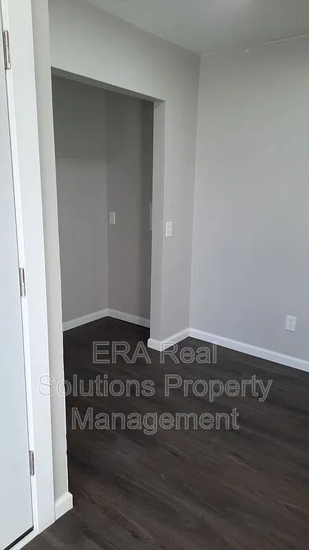 2 bed, 1.0 bath, $895 — Photo 4
