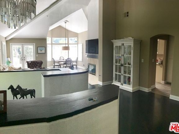 2nd image of 600 Palisades Dr
