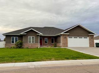 4143 Sweetwood Dr, North Platte, NE 69101