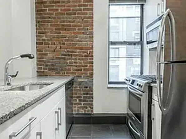 1504 Lexington Avenue 4B image 3 of 6