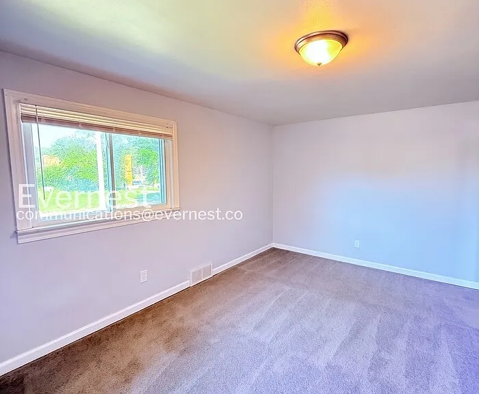 15378 Meyers Rd — Photo 17