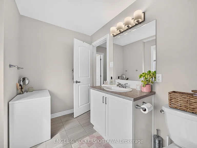 33 Focality Cres — Photo 29