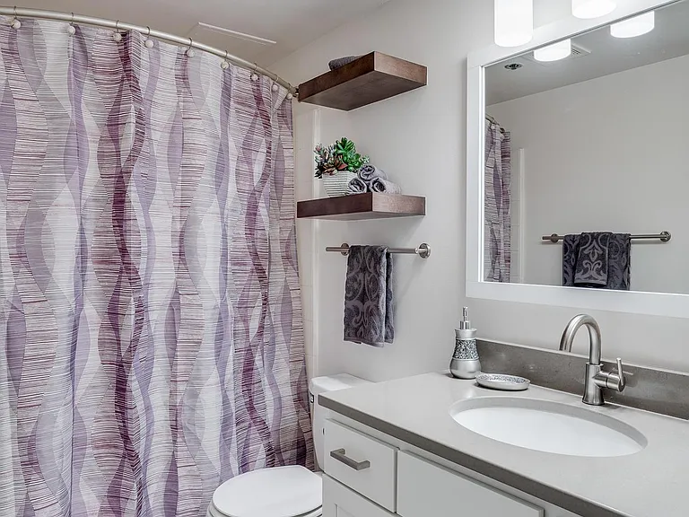 Laurel Village Apartments — Photo 41