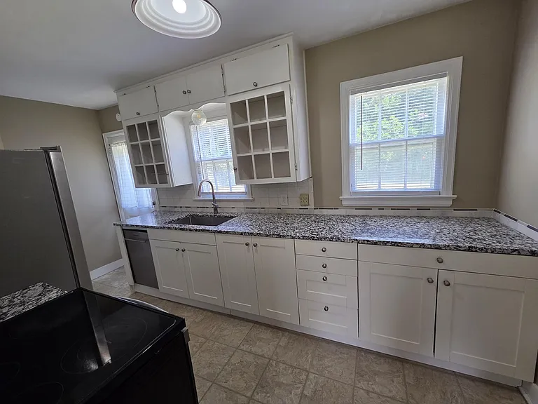 428 S Elpyco Ave — Photo 8