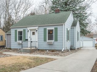3932 Oxford St, Des Moines, IA 50313