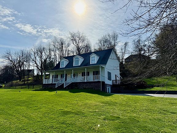 4th image of 384 Sunset Rd