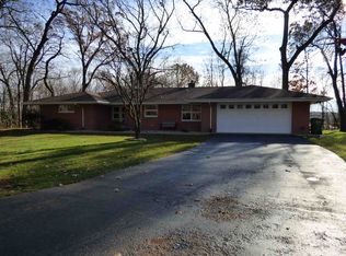 17130 Cherokee Dr, South Bend, IN 46635