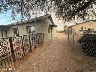 5th image of 337 W 27th St