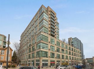 250 Manitoba St #814, Toronto, ON M8Y 4G8
