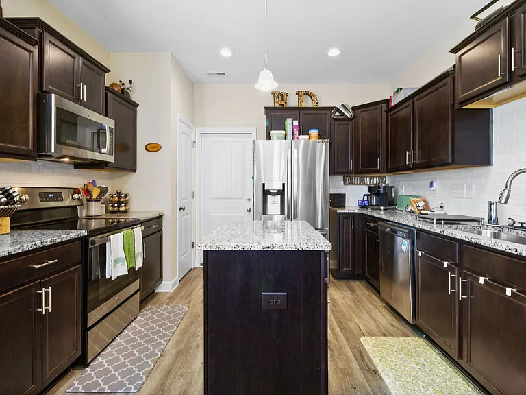 50 Basswood Ct — Photo 14