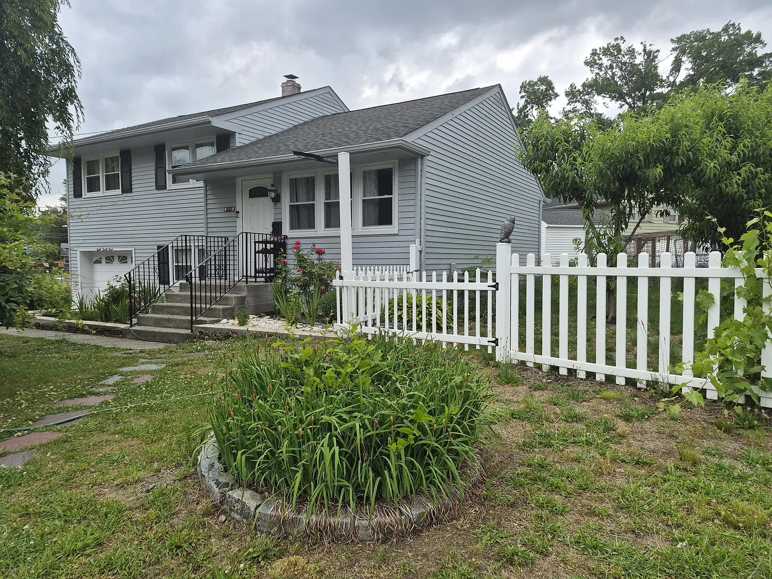 3 bed, 1200 sqft, $2,900 — Photo 2