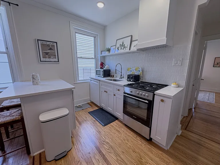 1223 N Franklin St #3R — Photo 8