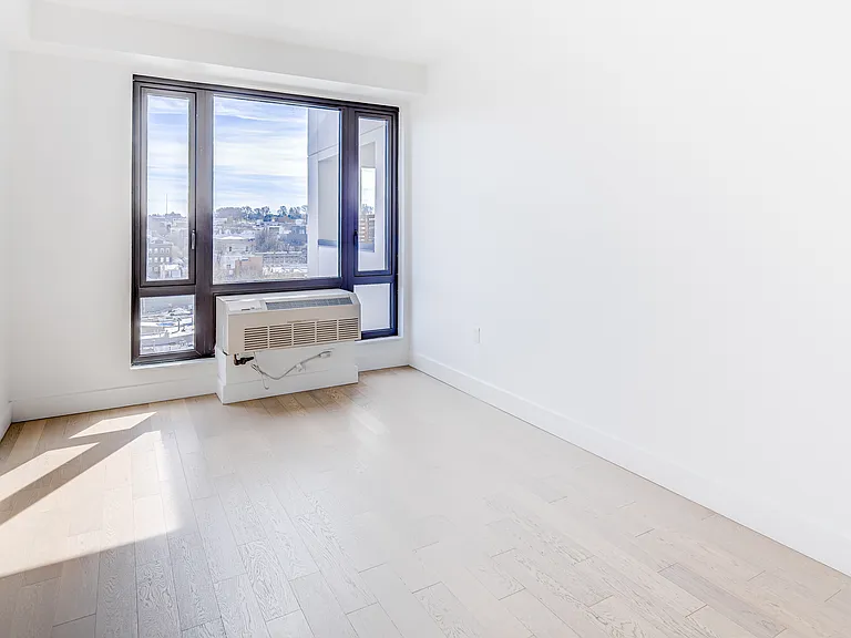 635 4th Ave #11O6 — Photo 5