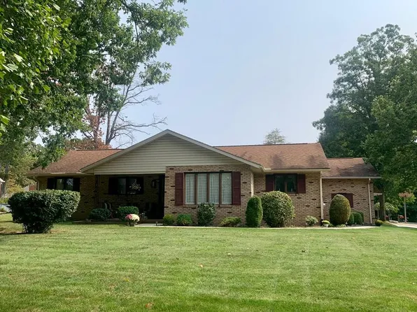 201 Woodland Dr, Oil City, PA 16301