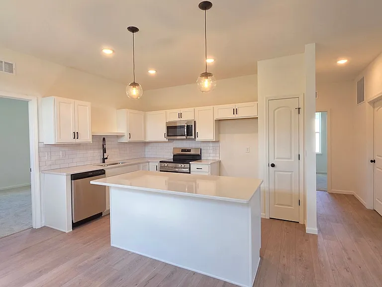 27010 E Dogwood Ln — Photo 7