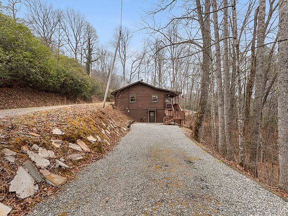 2nd image of 451 Summit Rd