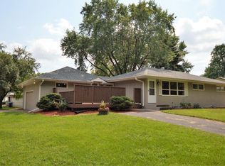 1521 Emerald Dr, New Brighton, MN 55112