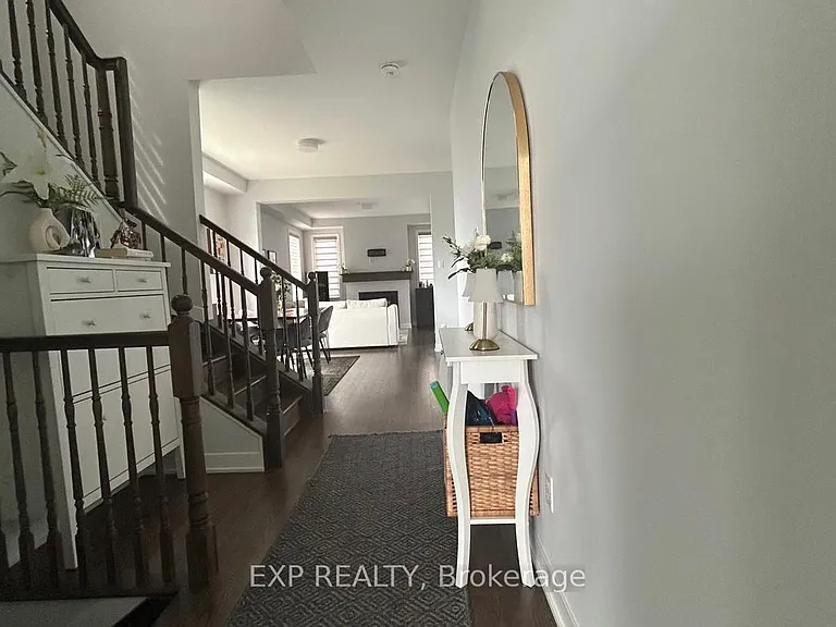 1045 Curraglass Walk — Photo 3